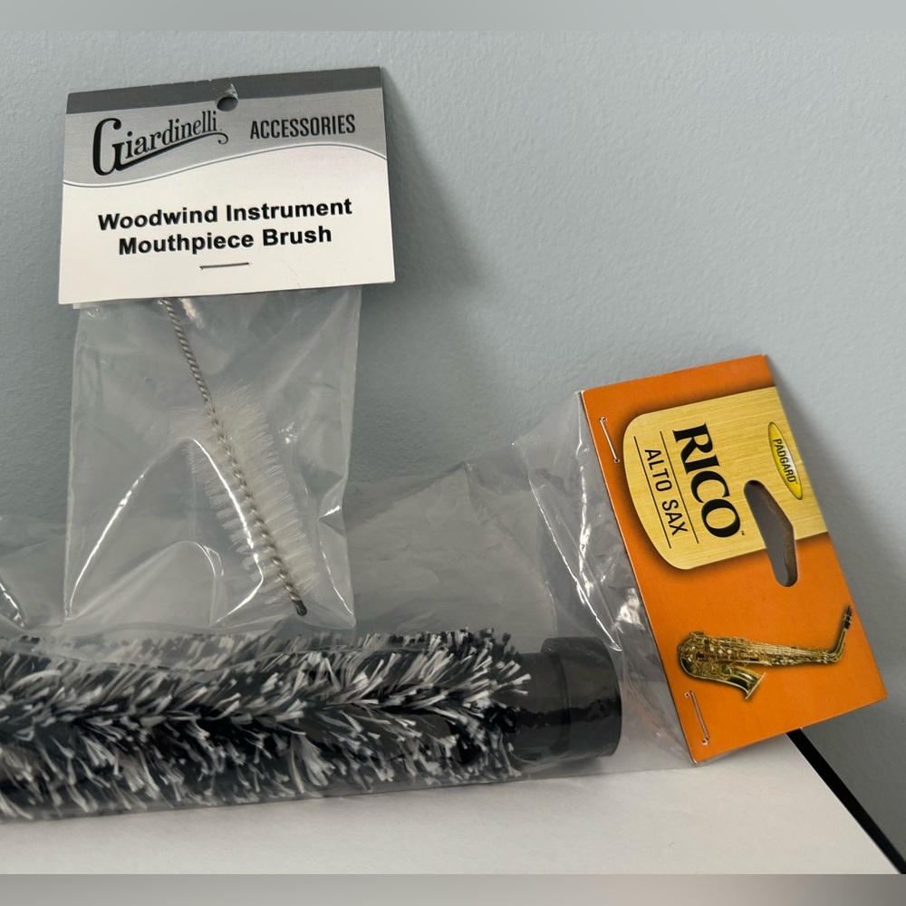 Saxophone cleaning & care set (Pad Guard and Mouthpiece Brush) NEW